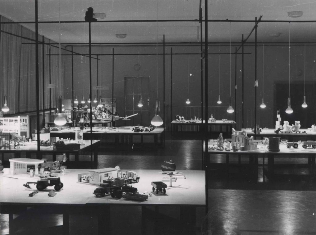 Ausstellung „gutes spielzeug“ (28.11.1954 – 6.01.1955) im Ulmer Museum